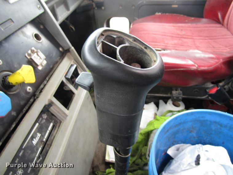 image for item EU9701 1991 Mack CH613 tank truck