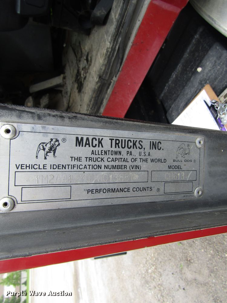 image for item EU9701 1991 Mack CH613 tank truck