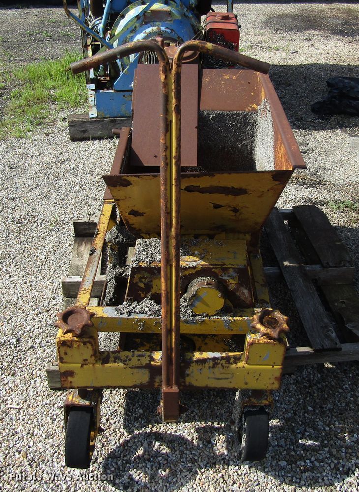 image for item EU9703 Etnyre curb machine