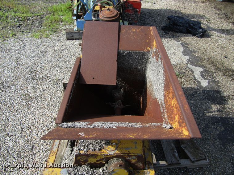 image for item EU9703 Etnyre curb machine