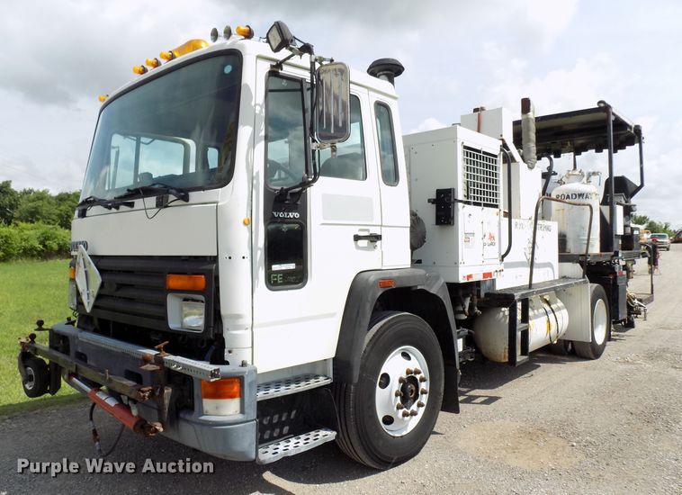 1997 Volvo FE paint striping truck in Collinsville, OK Item FI9780
