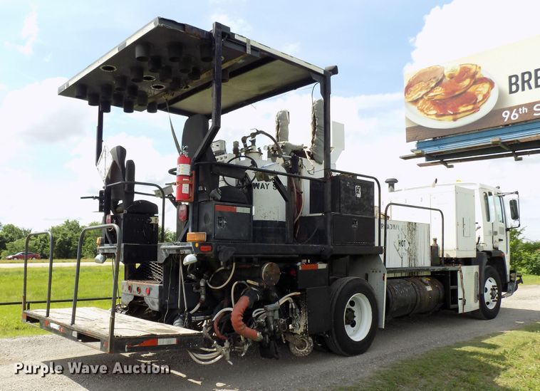 image for item FI9780 1997 Volvo FE paint striping truck