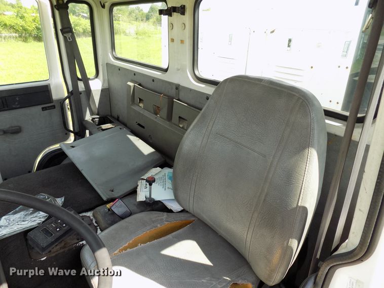 image for item FI9780 1997 Volvo FE paint striping truck