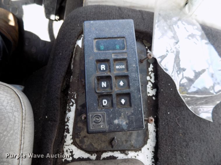 image for item FI9780 1997 Volvo FE paint striping truck