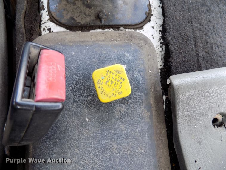 image for item FI9780 1997 Volvo FE paint striping truck