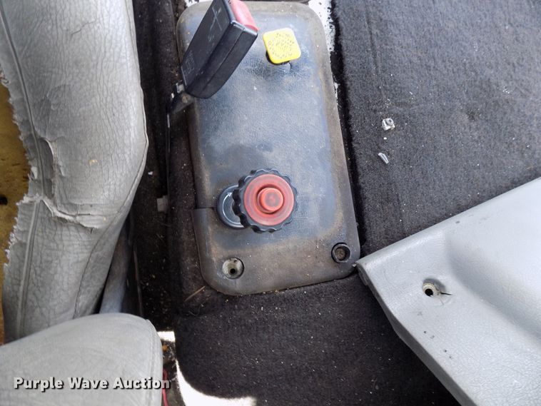 image for item FI9780 1997 Volvo FE paint striping truck