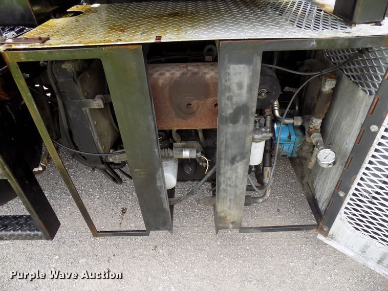 image for item FI9780 1997 Volvo FE paint striping truck