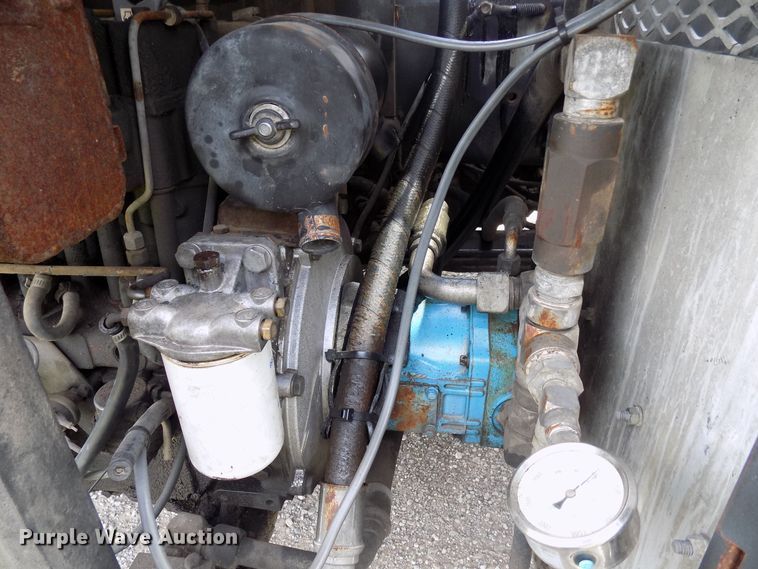 image for item FI9780 1997 Volvo FE paint striping truck