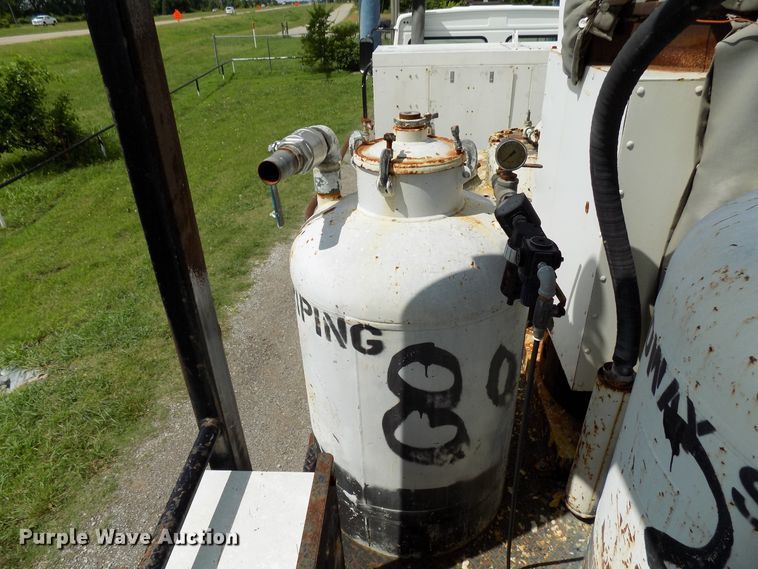 image for item FI9780 1997 Volvo FE paint striping truck