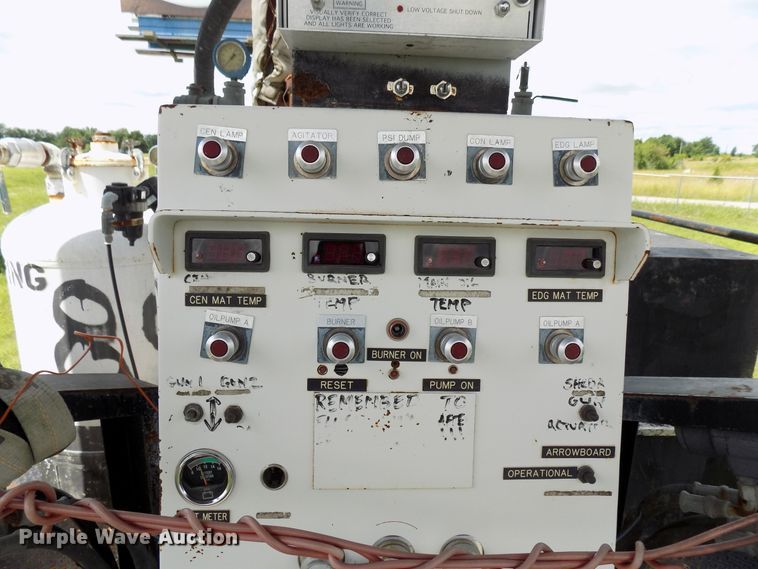 image for item FI9780 1997 Volvo FE paint striping truck