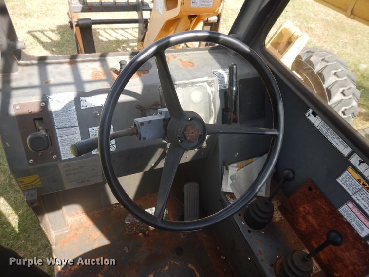 image for item FI9888 1999 Gehl 553 telehandler