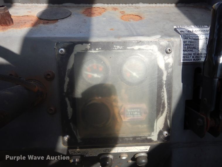 image for item FI9888 1999 Gehl 553 telehandler