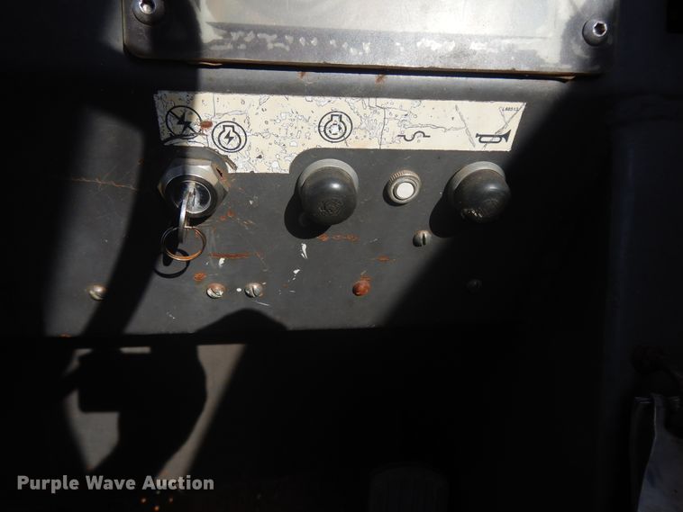 image for item FI9888 1999 Gehl 553 telehandler