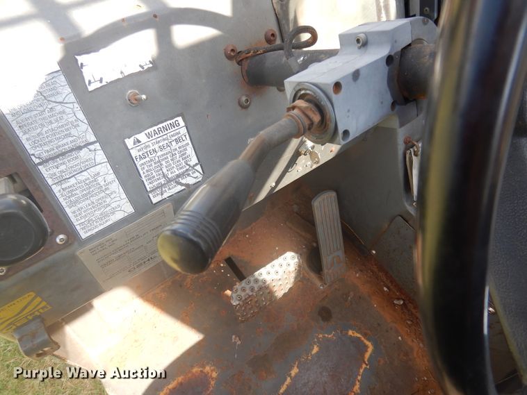 image for item FI9888 1999 Gehl 553 telehandler