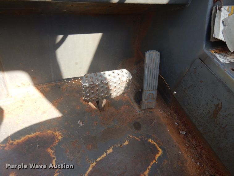 image for item FI9888 1999 Gehl 553 telehandler