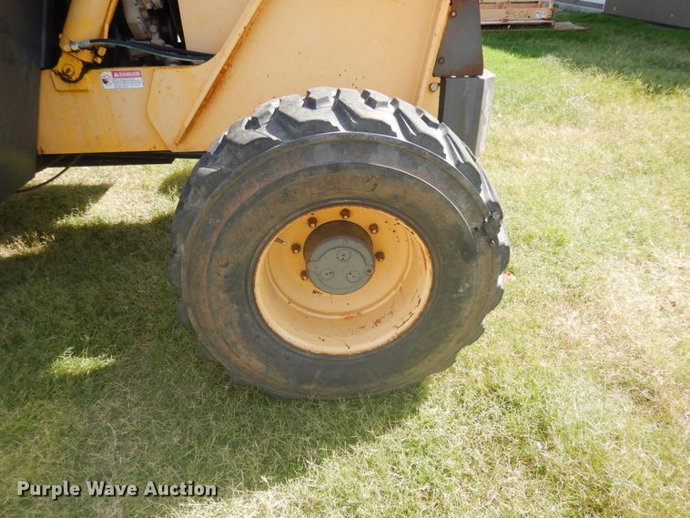 image for item FI9888 1999 Gehl 553 telehandler