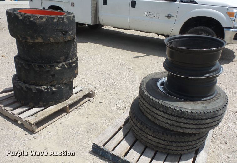 image for item FJ9153 (6) tires and wheels
