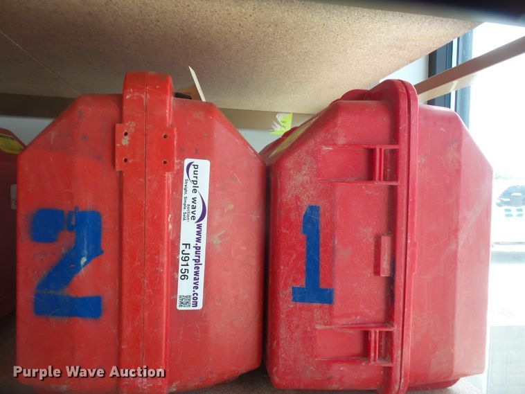 image for item FJ9156 (2) Leica total stations