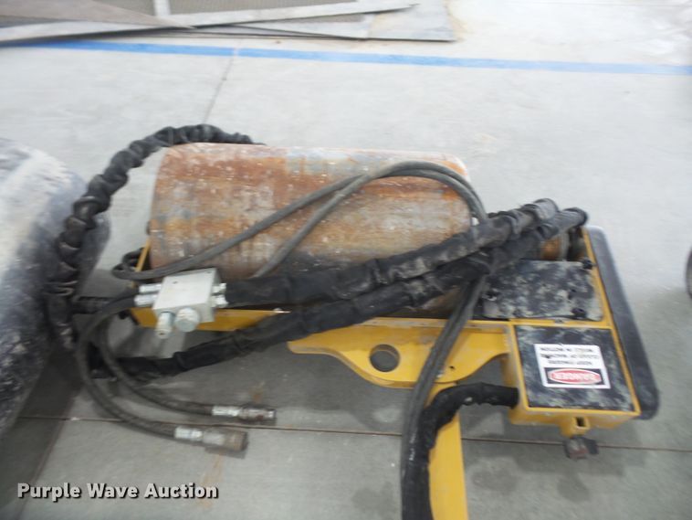 image for item FJ9160 Curb roller with Bunyen hydraulic power pack