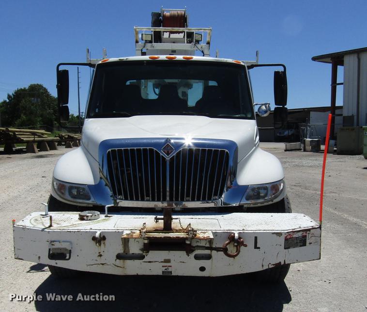 image for item FJ9678 2006 International 4300 digger derrick truck