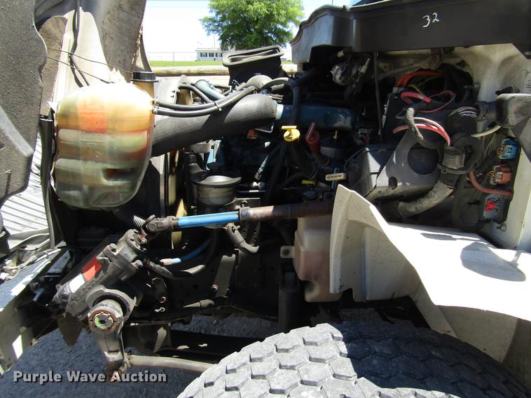 image for item FJ9678 2006 International 4300 digger derrick truck