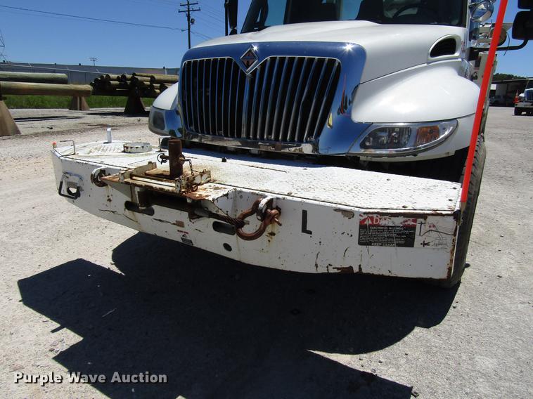 image for item FJ9678 2006 International 4300 digger derrick truck