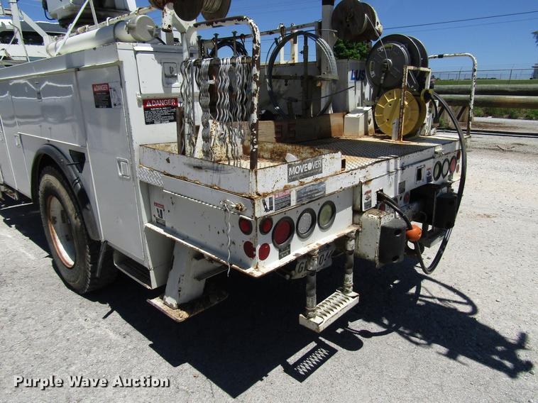 image for item FJ9678 2006 International 4300 digger derrick truck