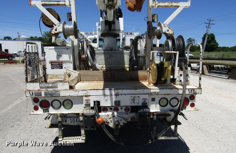 image for item FJ9678 2006 International 4300 digger derrick truck