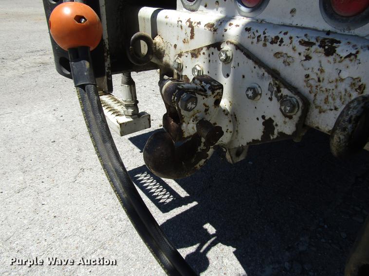 image for item FJ9678 2006 International 4300 digger derrick truck