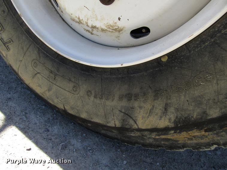 image for item FJ9678 2006 International 4300 digger derrick truck