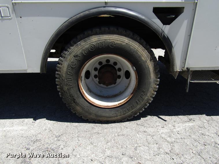 image for item FJ9678 2006 International 4300 digger derrick truck