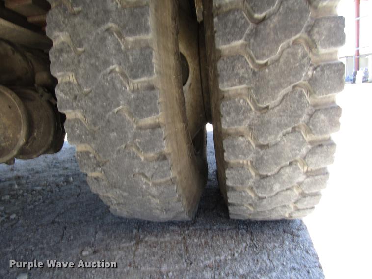 image for item FJ9678 2006 International 4300 digger derrick truck