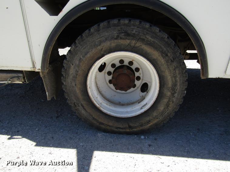 image for item FJ9678 2006 International 4300 digger derrick truck