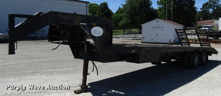 image for item FJ9679 1984 Gooseneck equipment trailer