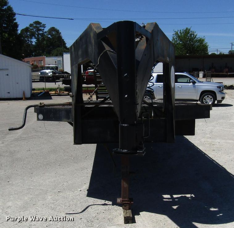 image for item FJ9679 1984 Gooseneck equipment trailer