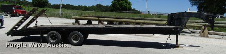 image for item FJ9679 1984 Gooseneck equipment trailer
