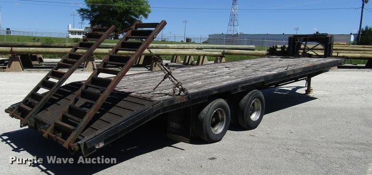 image for item FJ9679 1984 Gooseneck equipment trailer