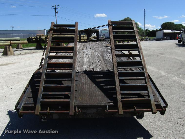 image for item FJ9679 1984 Gooseneck equipment trailer