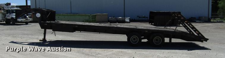 image for item FJ9679 1984 Gooseneck equipment trailer