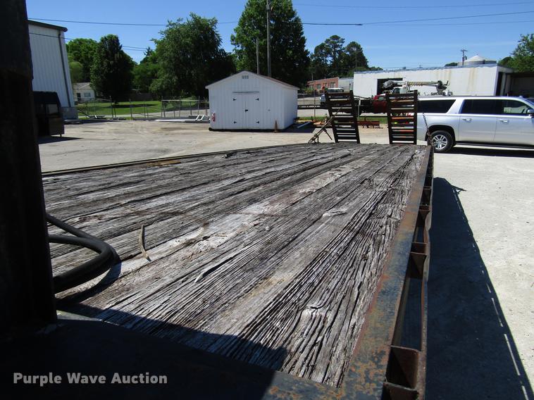 image for item FJ9679 1984 Gooseneck equipment trailer