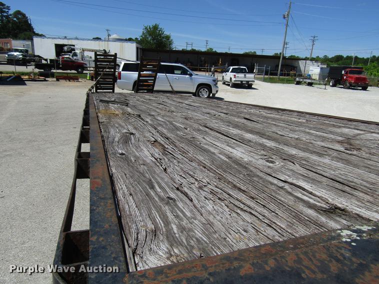 image for item FJ9679 1984 Gooseneck equipment trailer