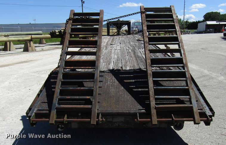 image for item FJ9679 1984 Gooseneck equipment trailer