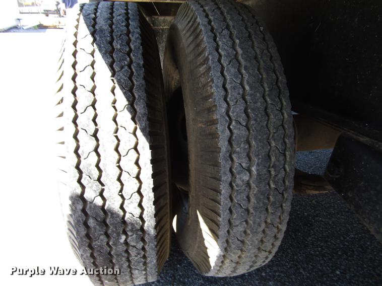 image for item FJ9679 1984 Gooseneck equipment trailer