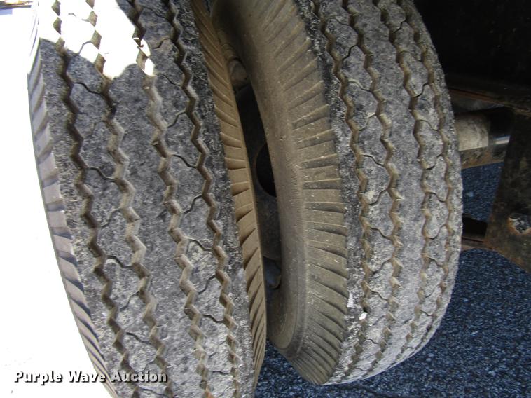 image for item FJ9679 1984 Gooseneck equipment trailer