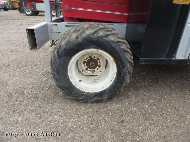 image for item FM9465 Mec 25RT scissor lift