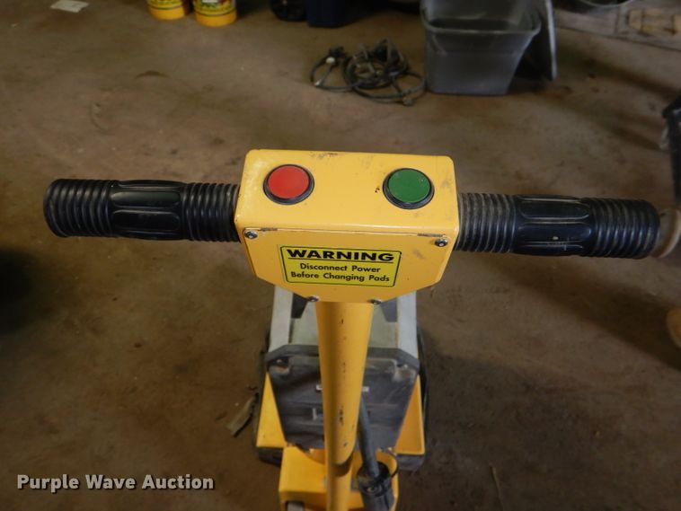 Werkmaster Titan XT concrete grinder with vacuum in Ottawa, KS Item