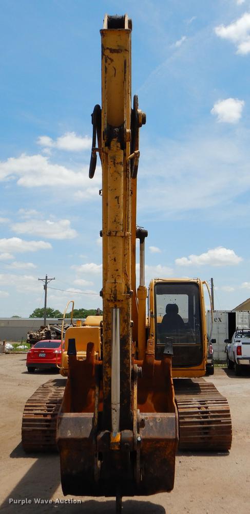 image for item FT9623 1999 John Deere 200LC excavator