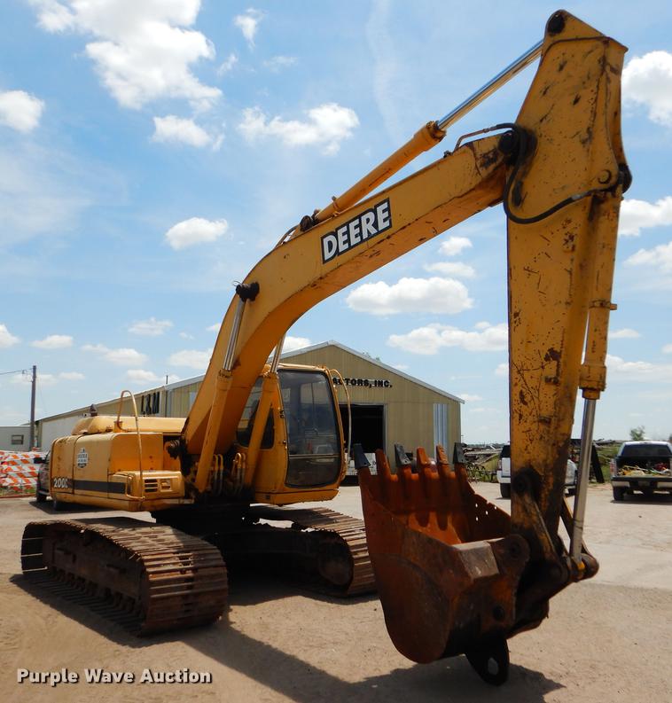 image for item FT9623 1999 John Deere 200LC excavator