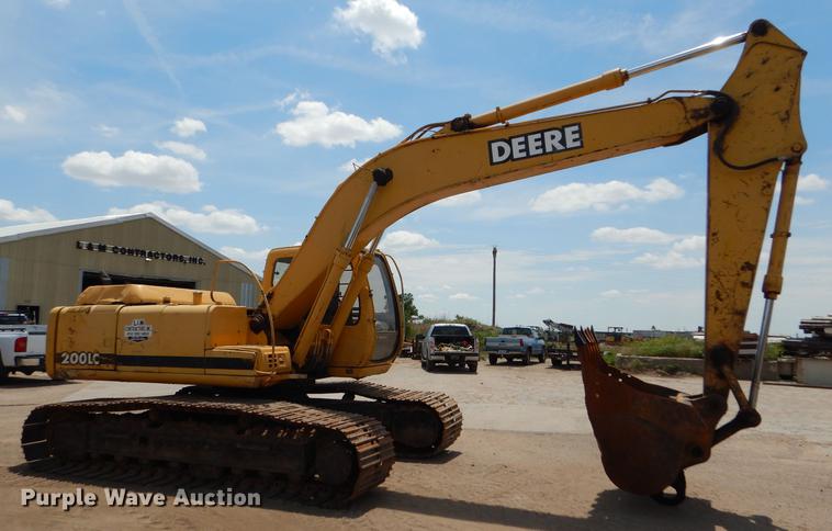 image for item FT9623 1999 John Deere 200LC excavator