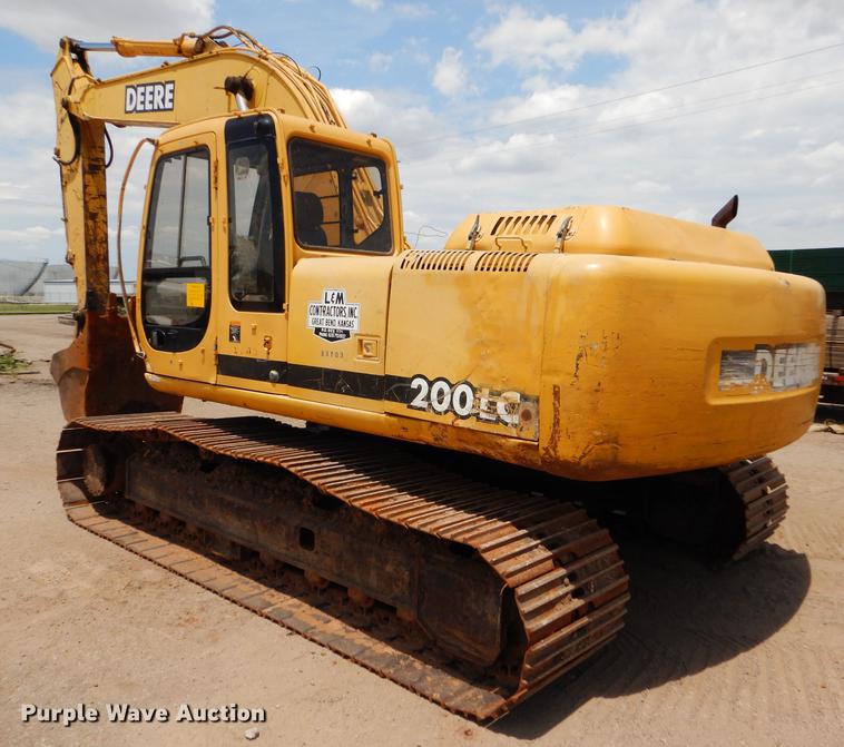 image for item FT9623 1999 John Deere 200LC excavator